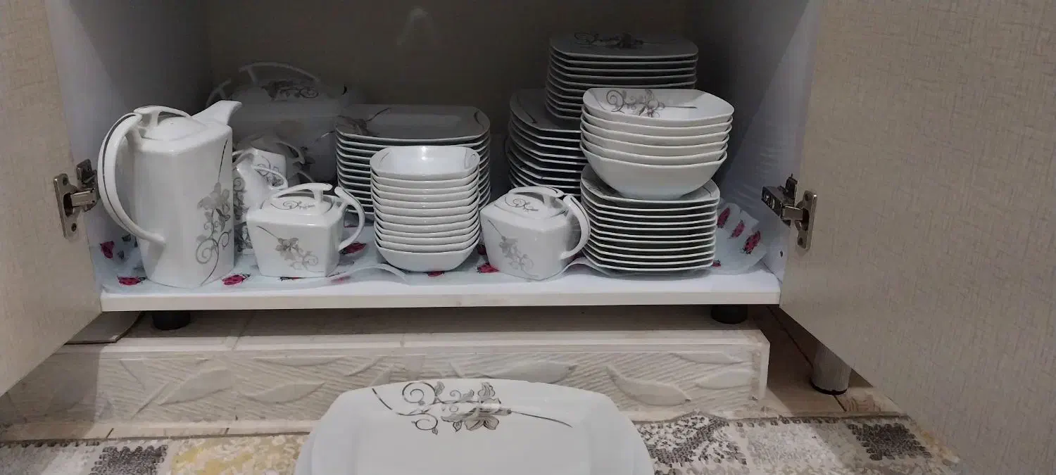 سرویس چینی ۱۲ نفره|ظروف سرو و پذیرایی|ساوه, |دیوار