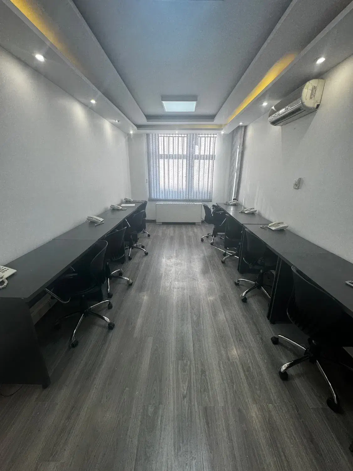 استخدام نیروی خانم (جهت منشی تلفنی)|استخدام اداری و مدیریت|تهران, ایرانشهر|دیوار