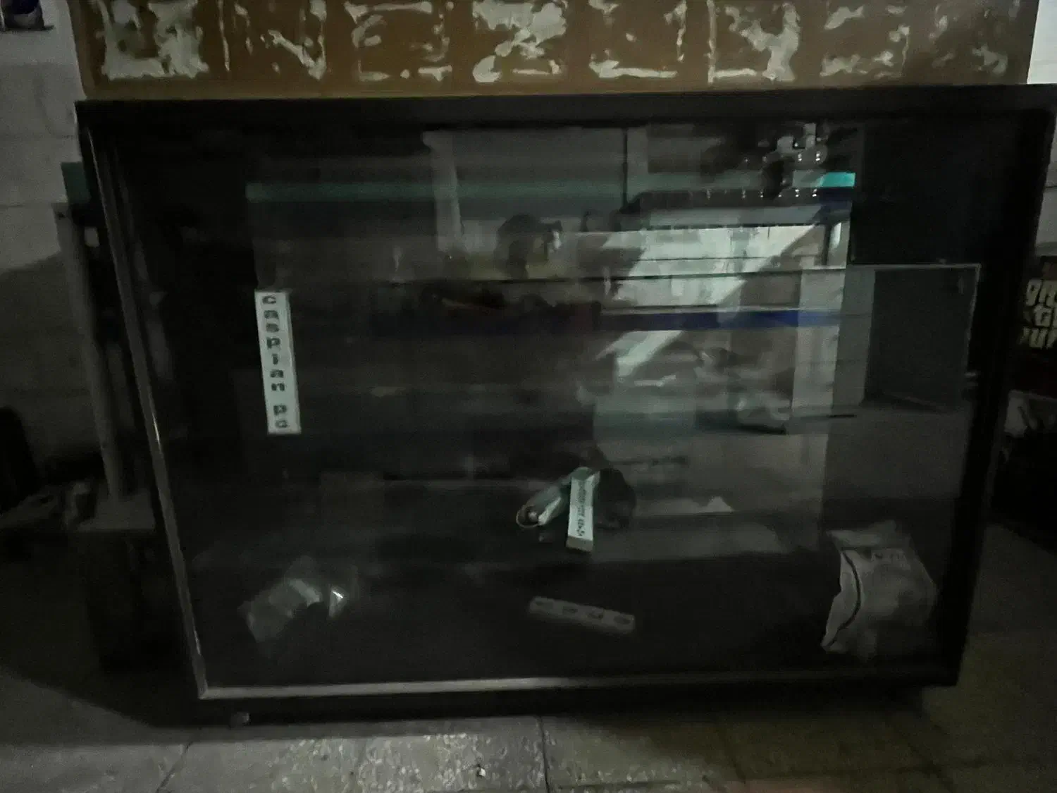 ویترین شیشه ای و چوبی|بوفه، ویترین، کنسول|پردیس, فاز ۴|دیوار