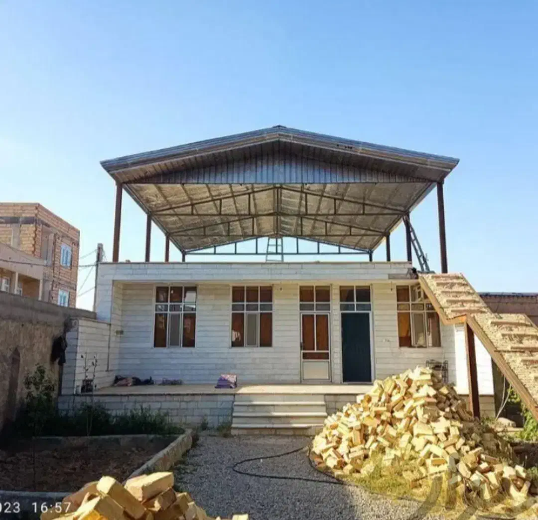 جوشکاری سیار اسکلت فلزی و سقف شیروانی صنعت جوش|خدمات پیشه و مهارت|بروجرد, |دیوار