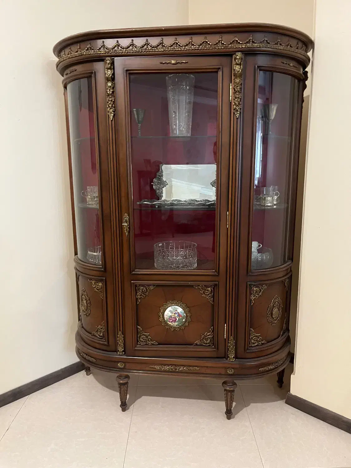 ویترین کلاسیک چوبی|بوفه، ویترین، کنسول|تهران, درکه|دیوار