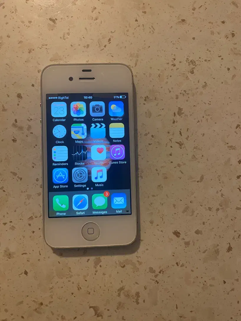 ایفون 4s 16g|موبایل|پرند, فاز ۱|دیوار