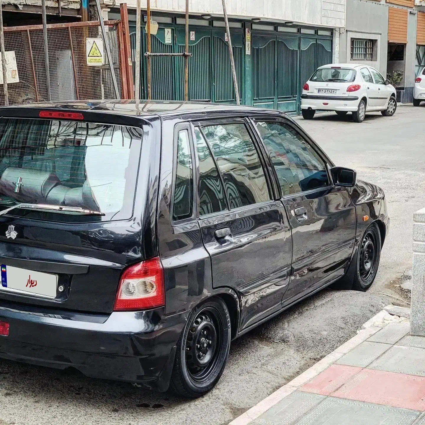 ۱۱۱ فروشی|خودرو سواری و وانت|بیرجند, |دیوار