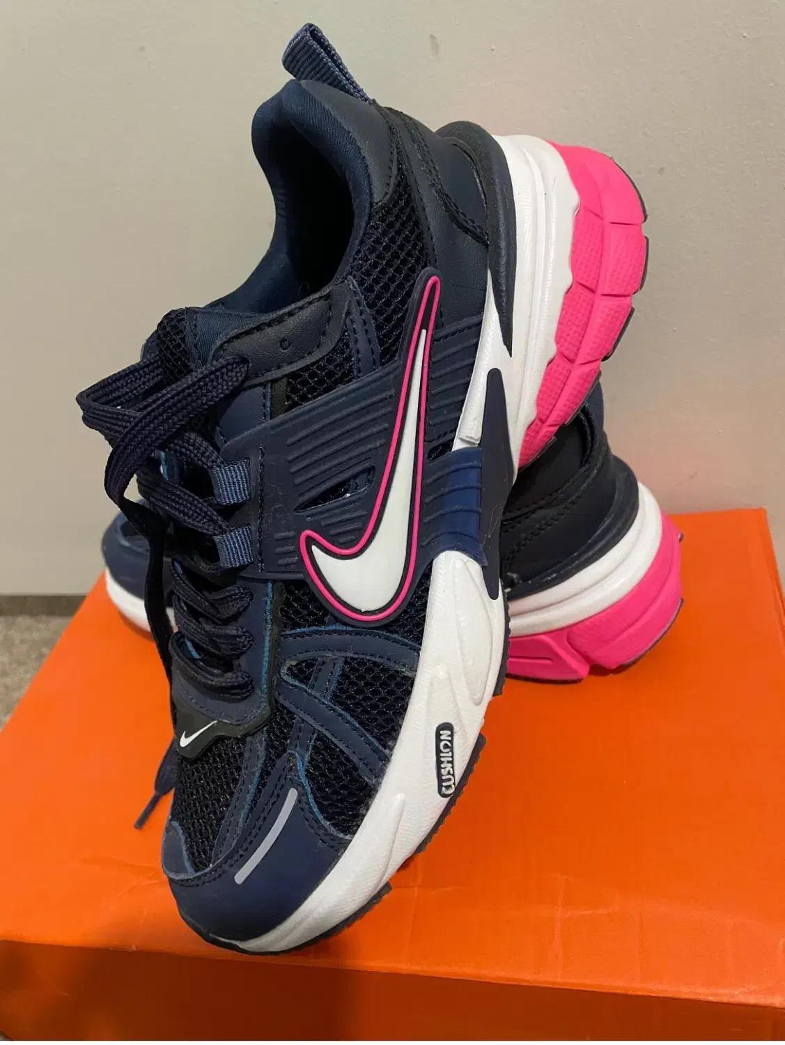 کفش کتونی v2k|کیف، کفش، کمربند|کرج, دولت‌آباد|دیوار