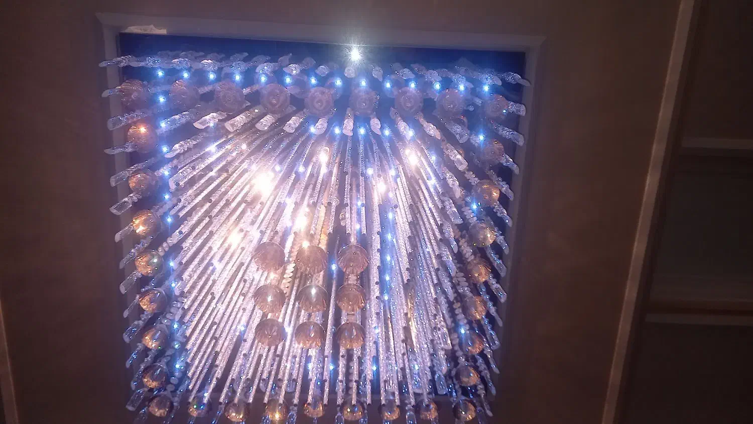 لوستر مربعی|لوستر و چراغ آویز|اراک, |دیوار