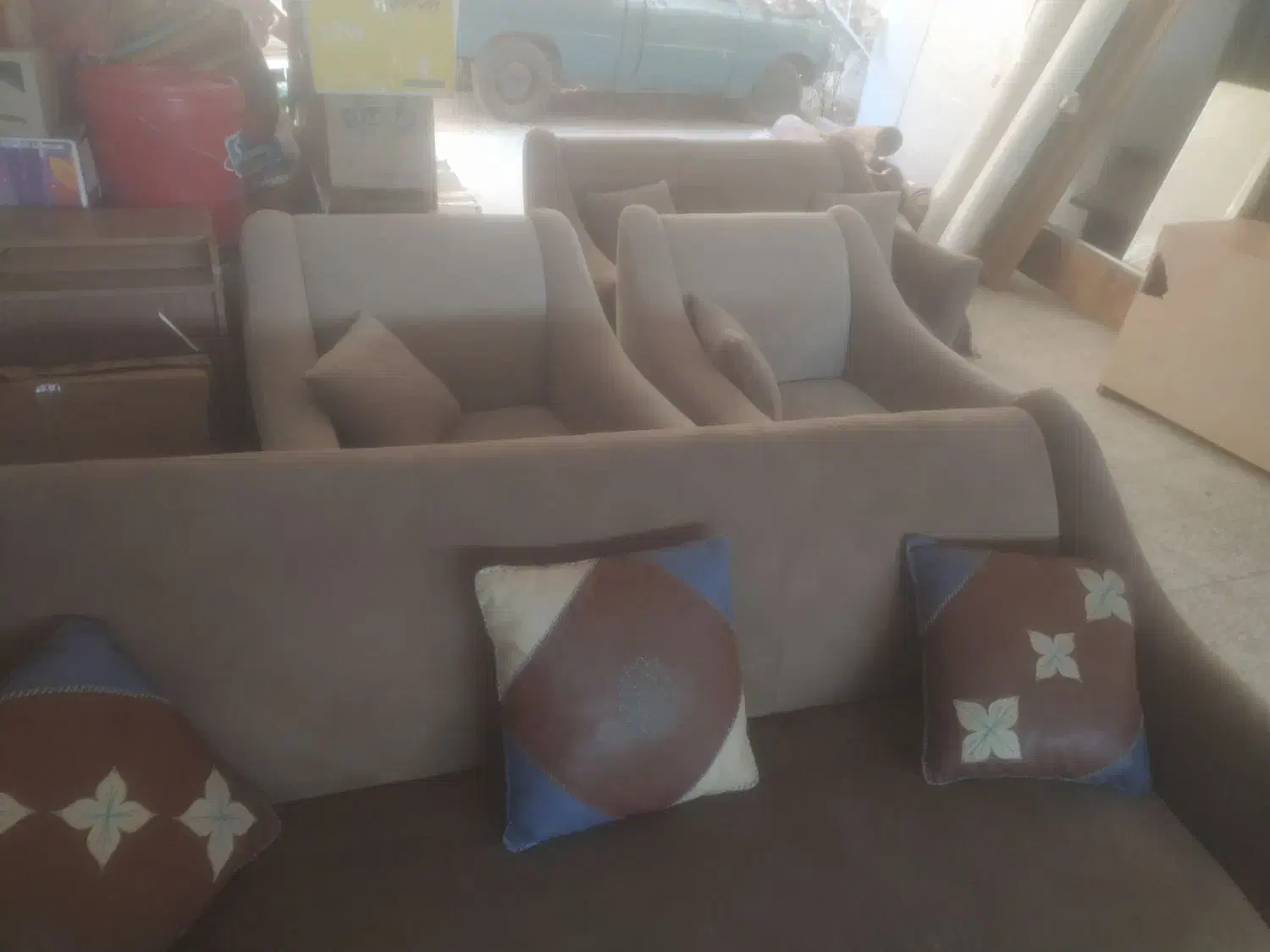 مبل راحتی در حد نو|مبلمان خانگی و میز عسلی|اصفهان, فردوان|دیوار