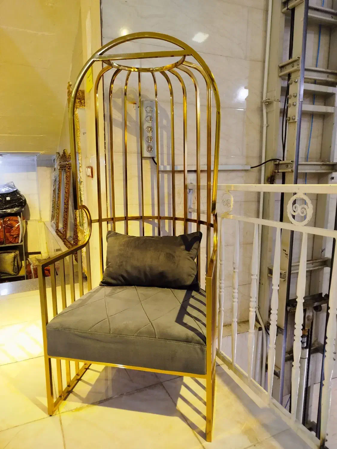 صندلی شاه نشین زرکلا|صندلی و نیمکت|یاسوج, |دیوار