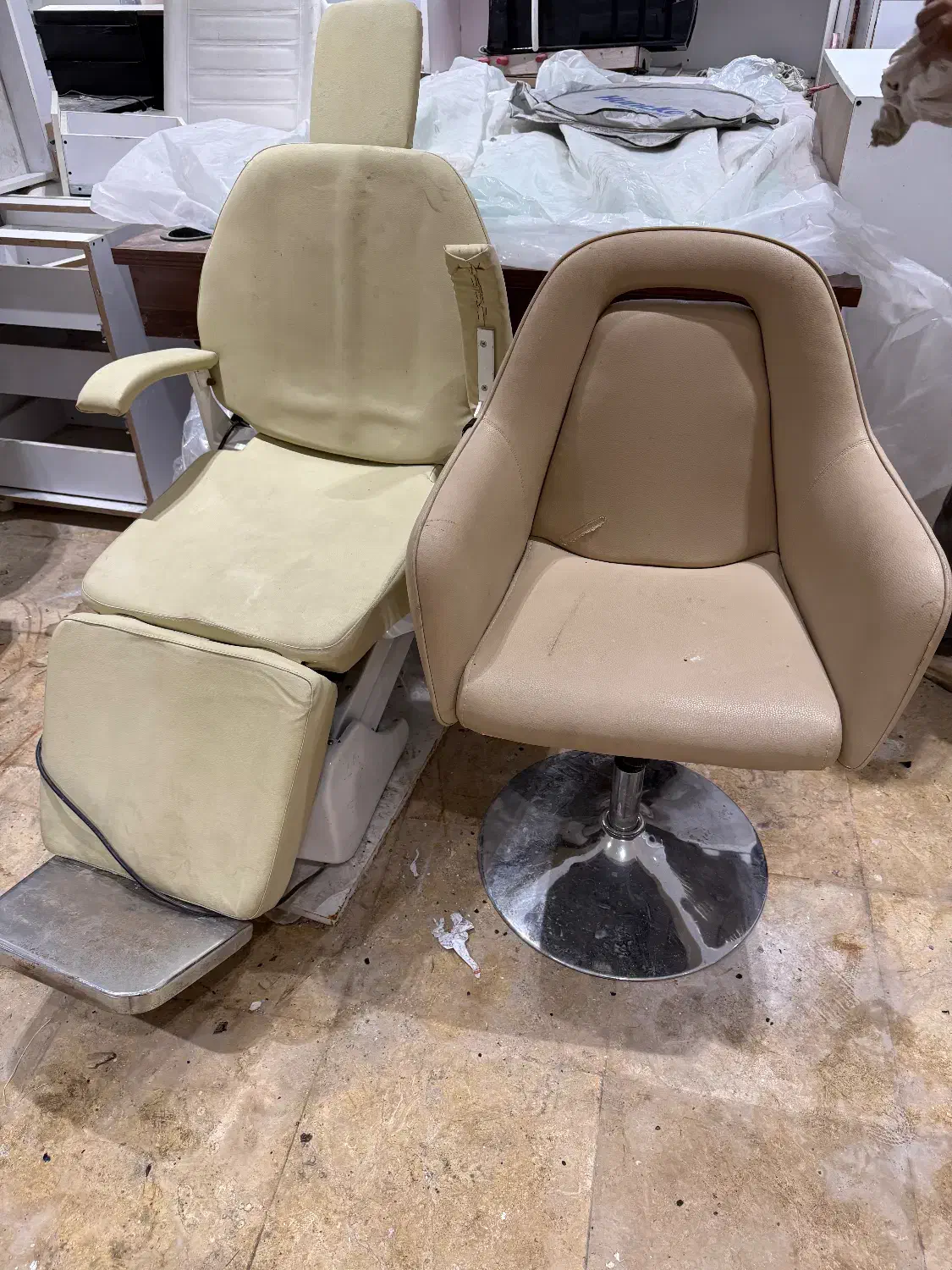 صندلی گردان و تختخوابشو|مبلمان اداری|نور, |دیوار