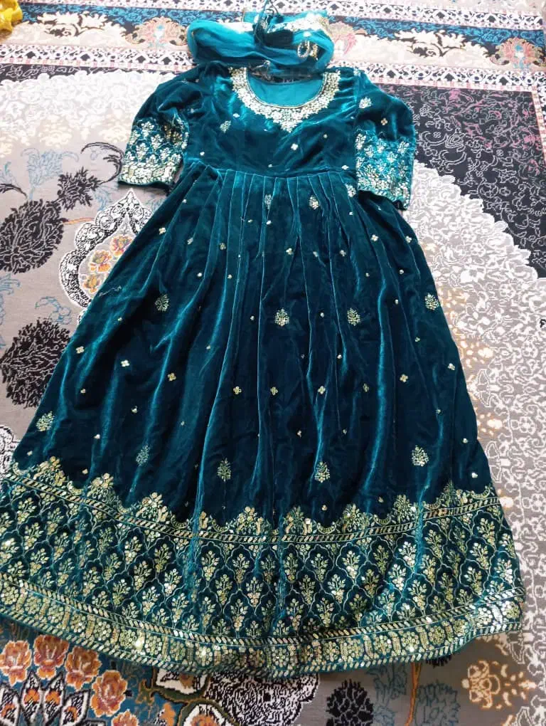 لباس|لباس|ماهان, |دیوار