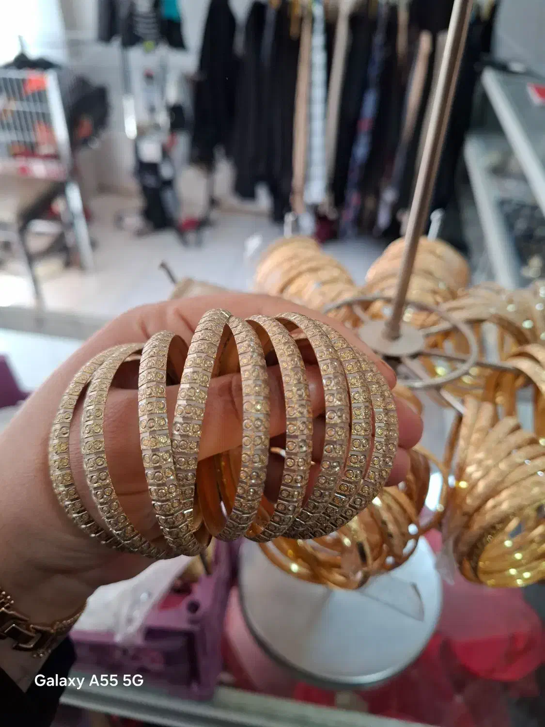 النگو وتک دست|بدلیجات|برخوار, |دیوار