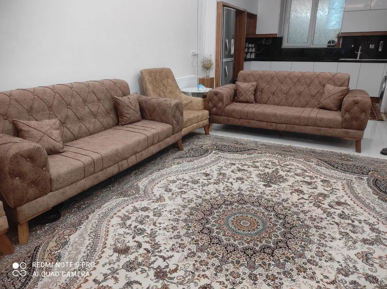 سرویس مبلمان هشت نفره چستر صفر|مبلمان خانگی و میز عسلی|زاهدان, |دیوار