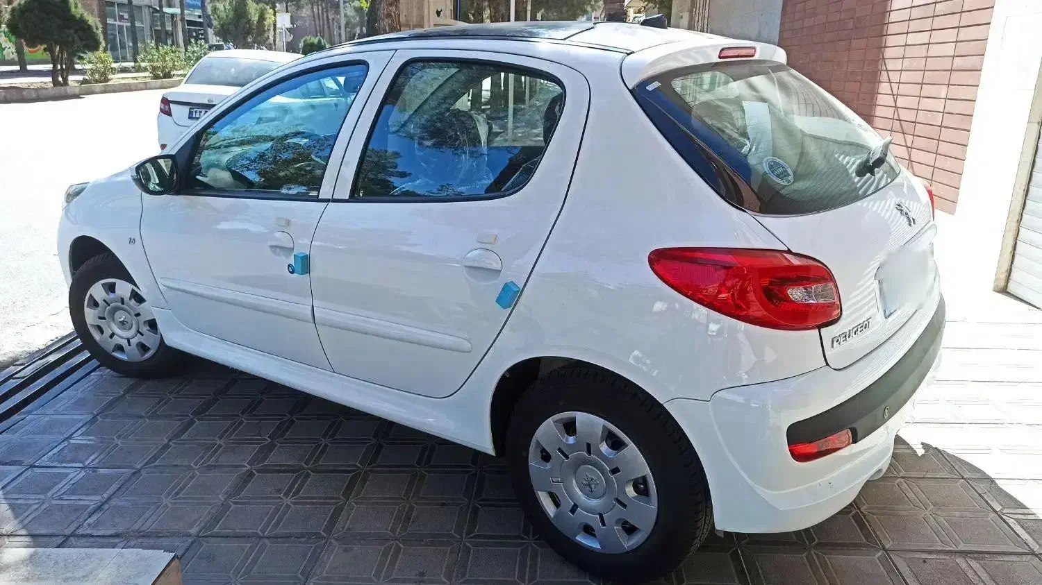 پژو 207 پانا پلاس قالپاق|خودرو سواری و وانت|بیرجند, |دیوار