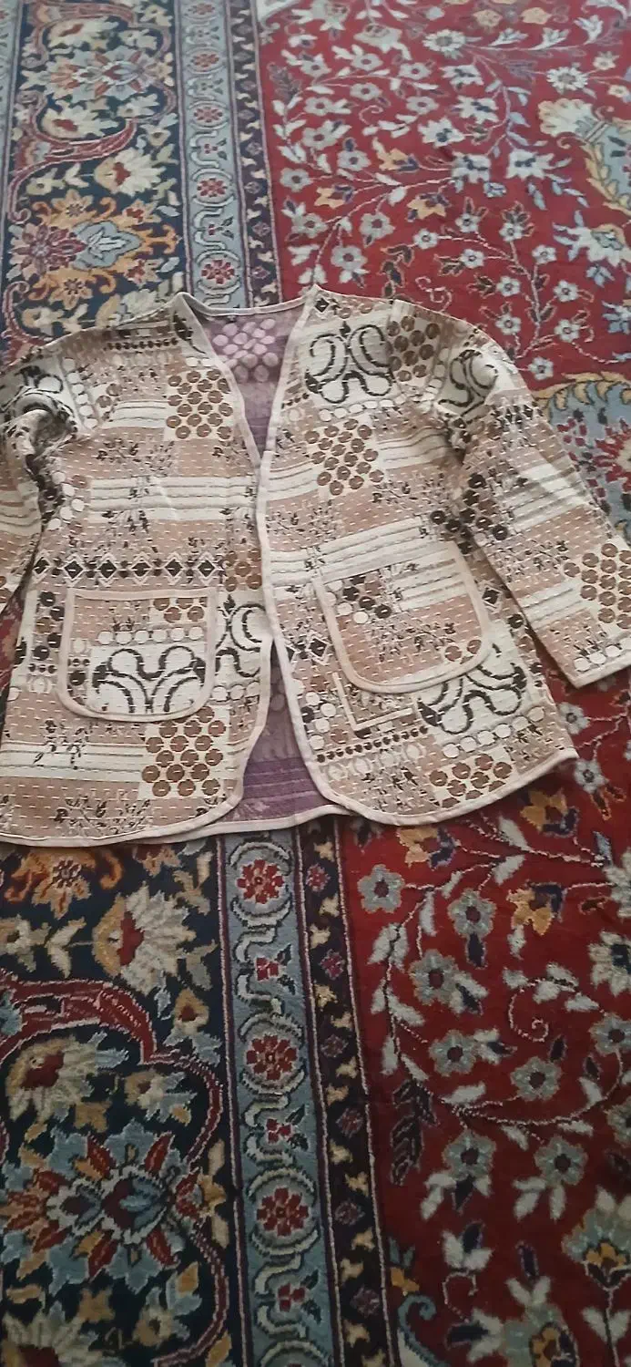 لباس|لباس|شهر بابک, |دیوار