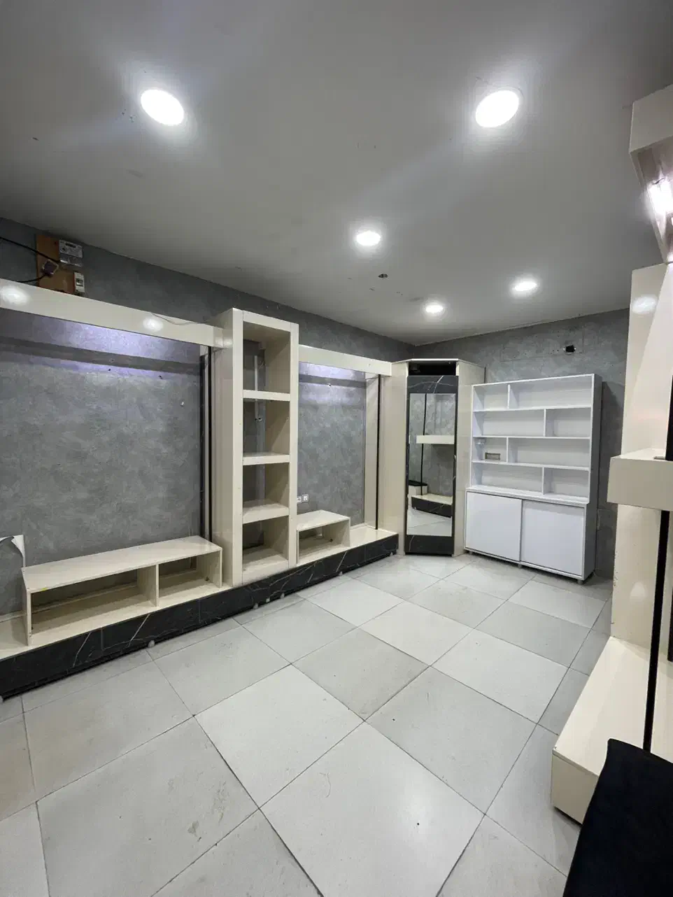 ویترین و دکور مغازه|فروشگاه و مغازه|سورک, |دیوار