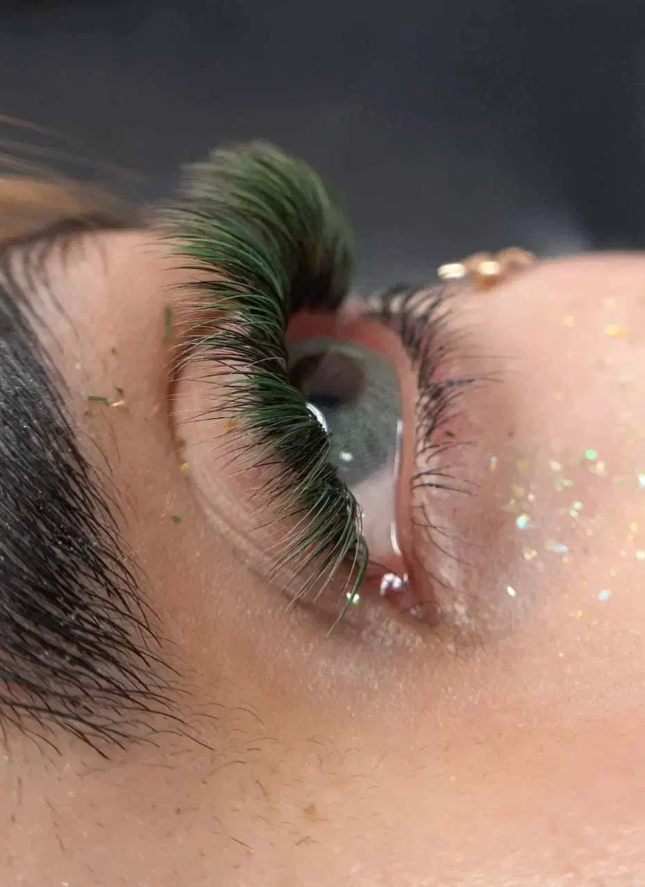 آموزش صفر تا صد اکستنشن مژه و لیفت|خدمات آرایشگری و زیبایی|رشت, منظریه|دیوار