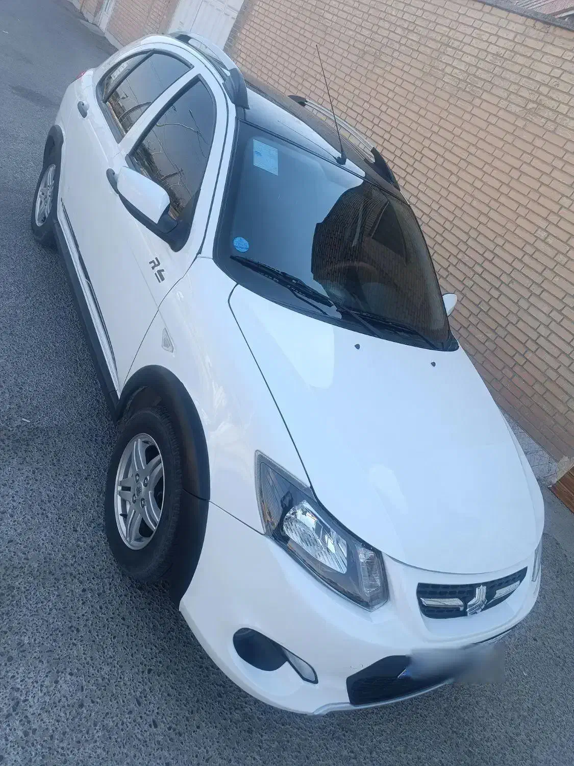 کوئیک آرR ، رینگ اسپورت ،  سقف مشکی ، کم کار|خودرو سواری و وانت|بهبهان, |دیوار