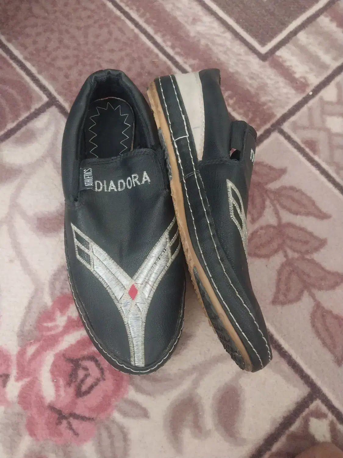 کفش|کیف، کفش، کمربند|سمنان, |دیوار