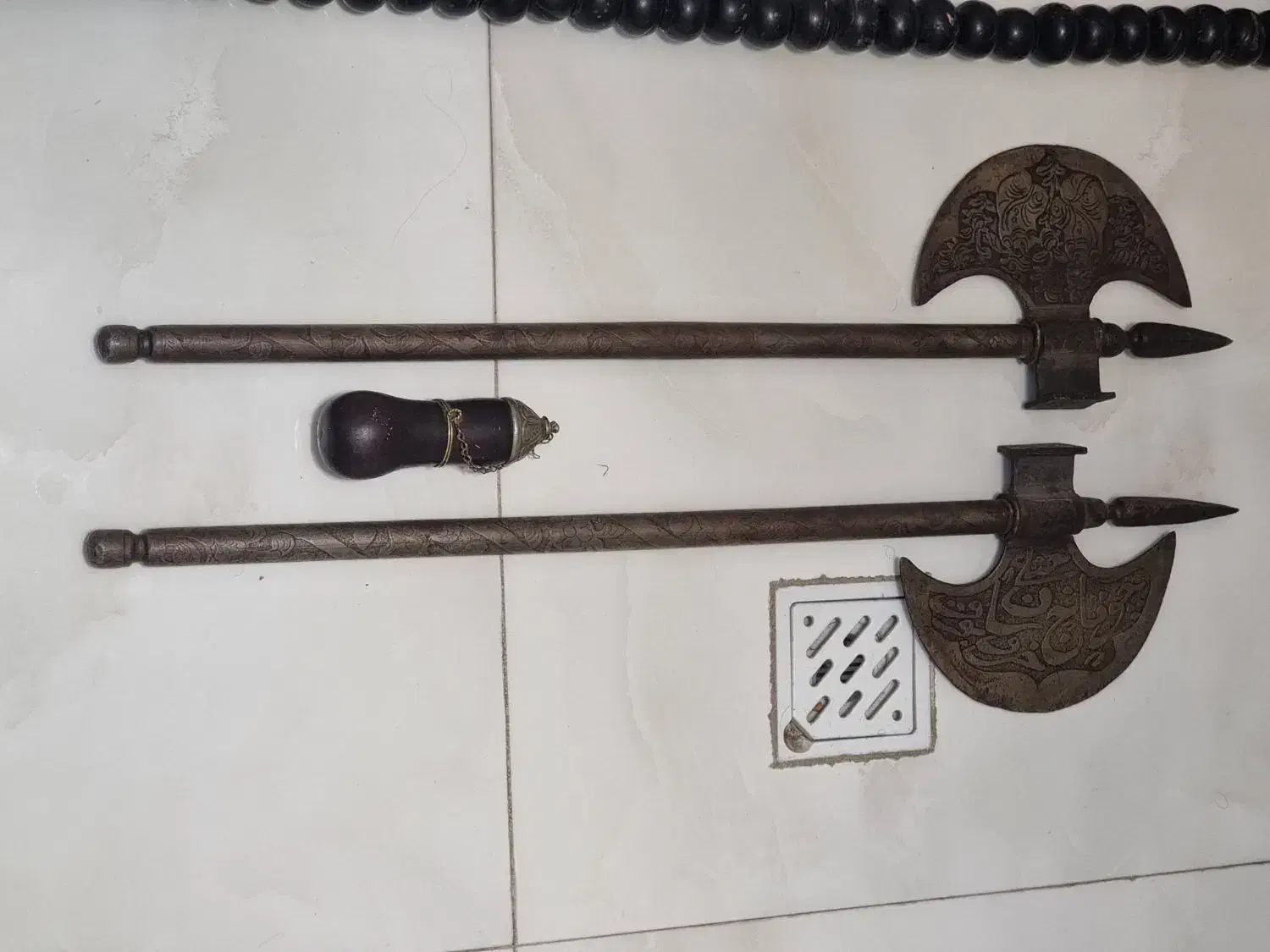 کشکول تبر زین با قدمت بیش ۱۵۰ سال و تسبیح|کلکسیون اشیاء عتیقه|مشهد, دانشجو|دیوار