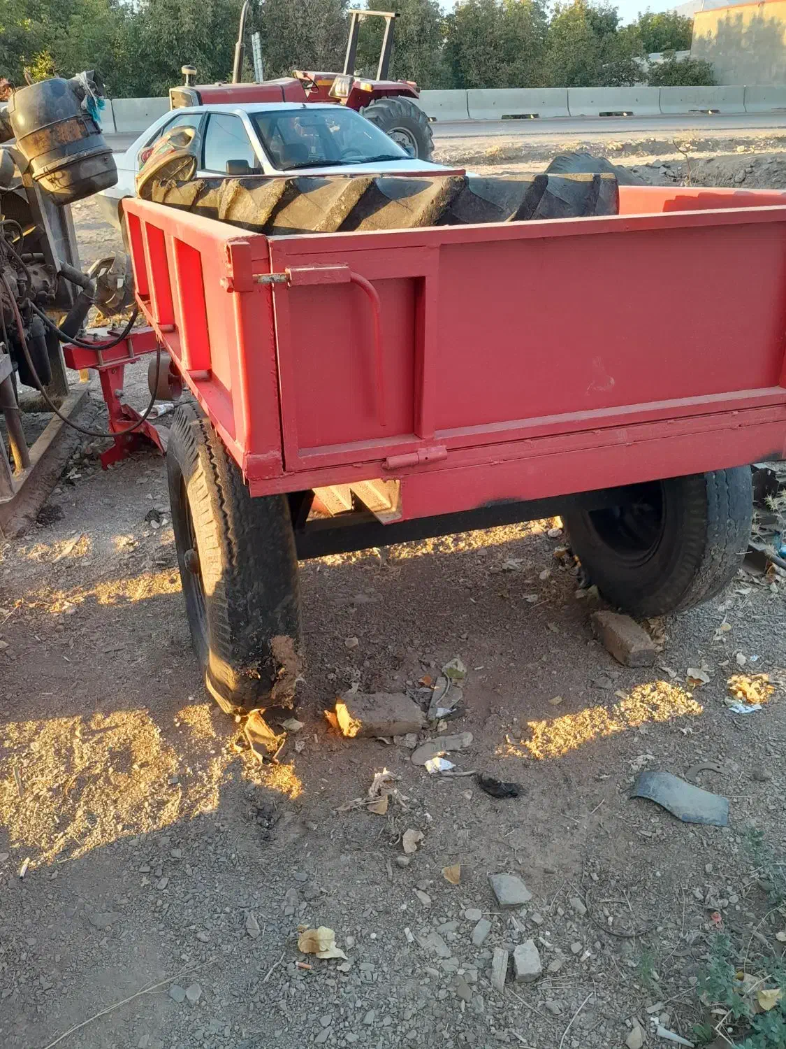 تریلی مخصوص تراکتورهای باغی|ماشین‌آلات صنعتی|تویسرکان, |دیوار