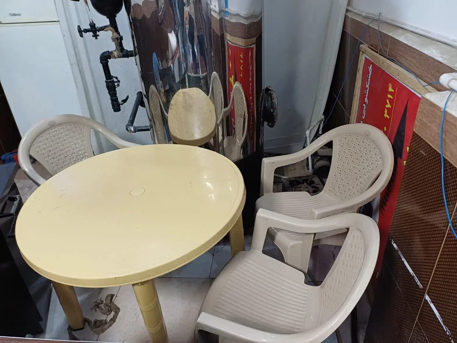 میز و صندلی پلاستیکی|میز و صندلی غذاخوری|بوکان, |دیوار