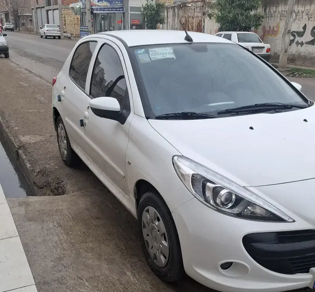 ۲۰۷ سقف فلز ۱۴۰۴ بدونه نقطه|خودرو سواری و وانت|گنبد کاووس, |دیوار