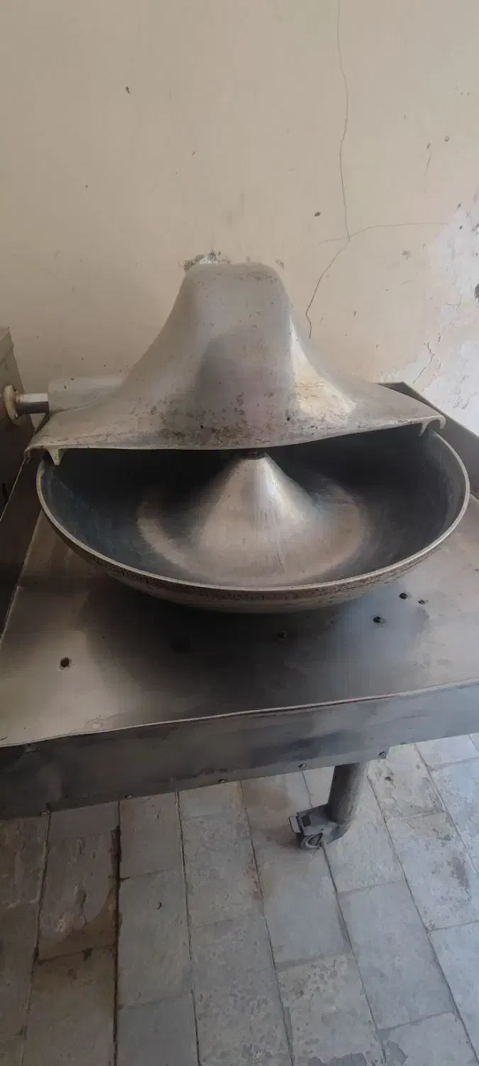 سبزی خرد کنی صنعتی دهنه ۶۰ بسیار تمیز کم کار کرد|خردکن، آسیاب، غذاساز|ملارد, |دیوار