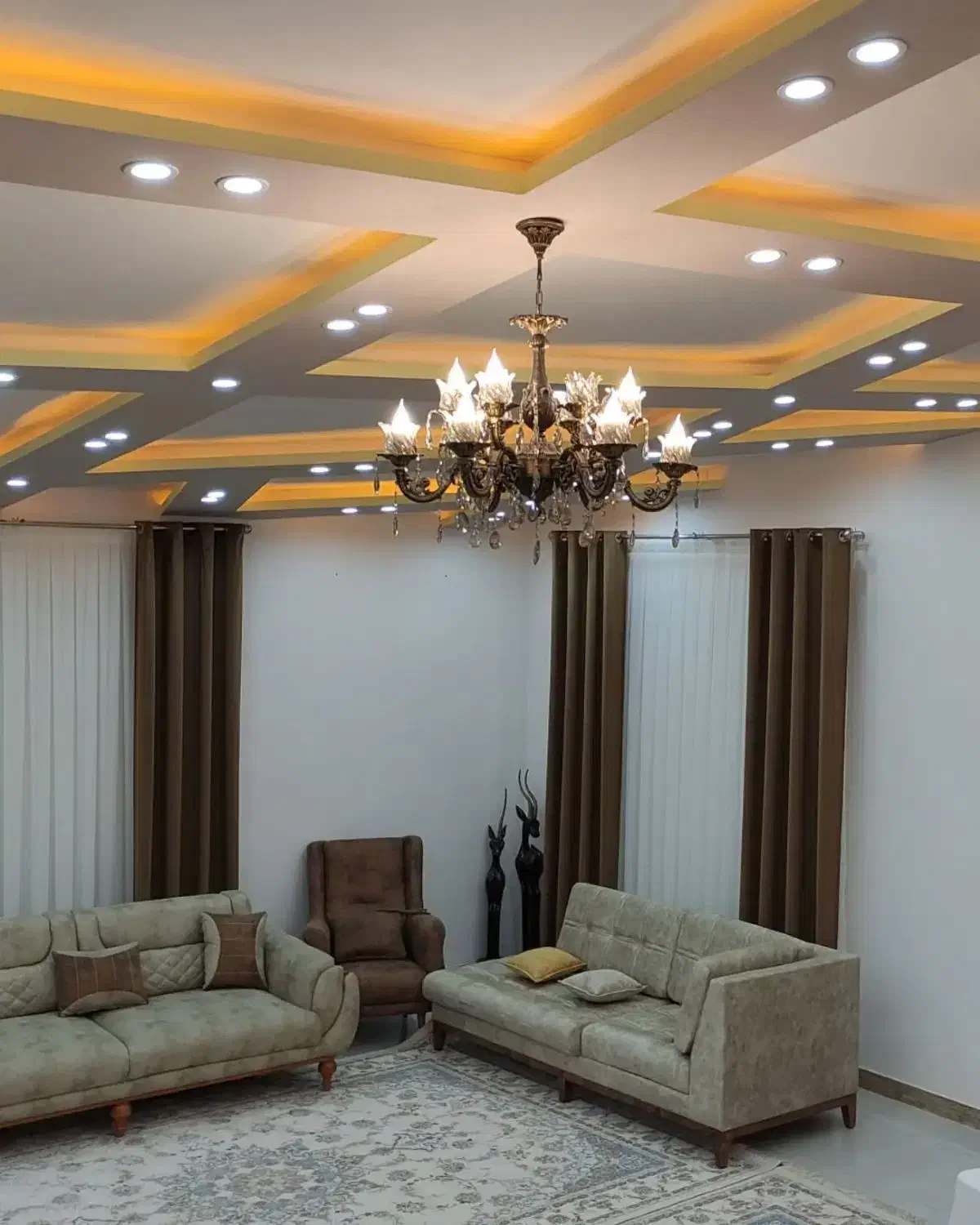 دوخت نصب پرده فروش پرده ۸ماهه|پرده، رانر، رومیزی|اردبیل, |دیوار