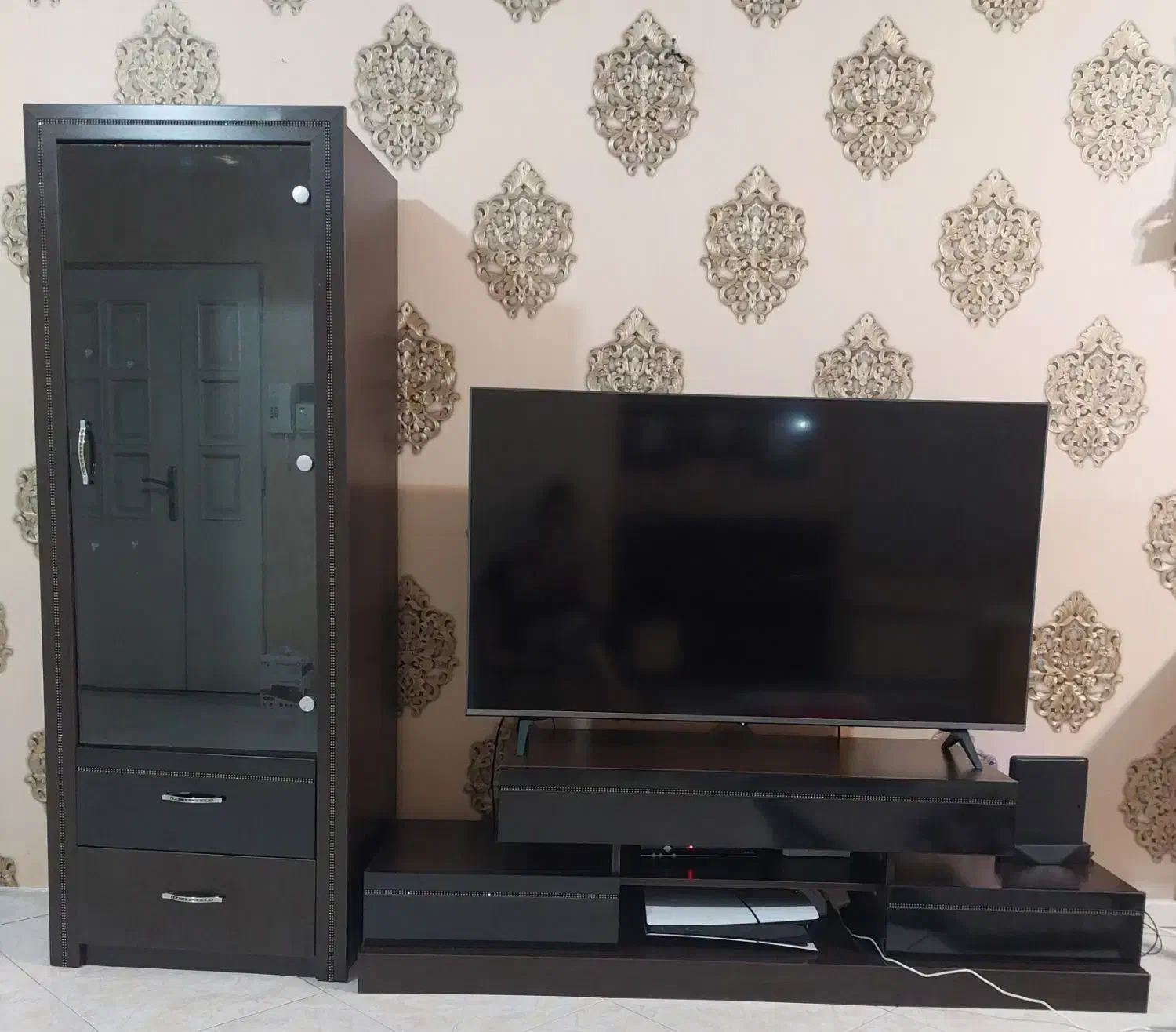 میز تلویزیون و ویترین|میز تلویزیون|تهران, آسمان|دیوار