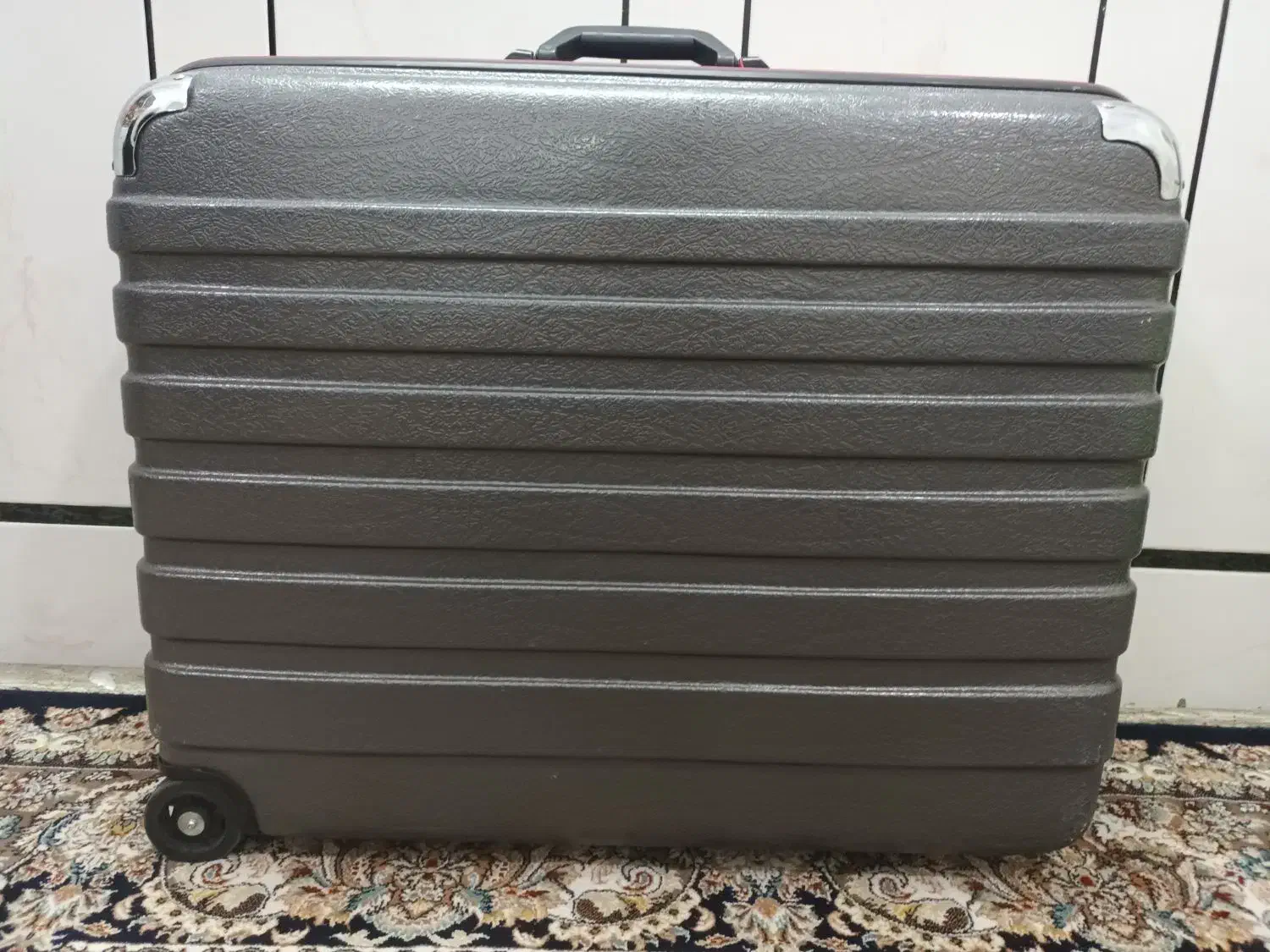 چمدان|کیف، کفش، کمربند|اندیمشک, |دیوار