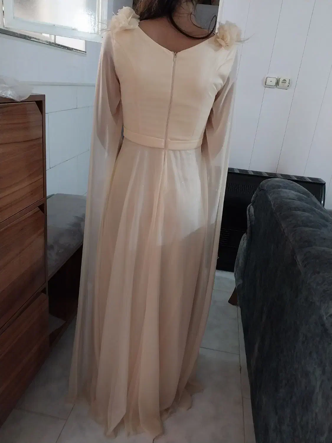 لباس مجلسی|لباس|ساری, |دیوار