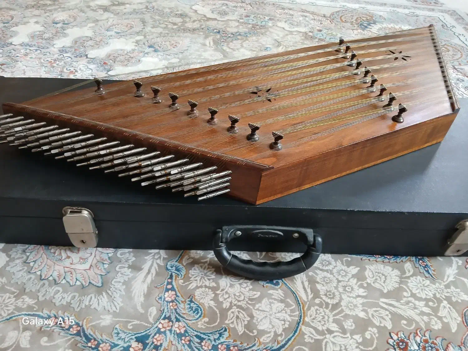 سنتور درویشی|سازهای سنتی|رودهن, |دیوار