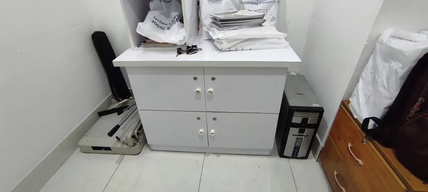 میز چاپگر رومیزی بزرگ، و کمد وسایل|مبلمان اداری|رشت, نامجو|دیوار