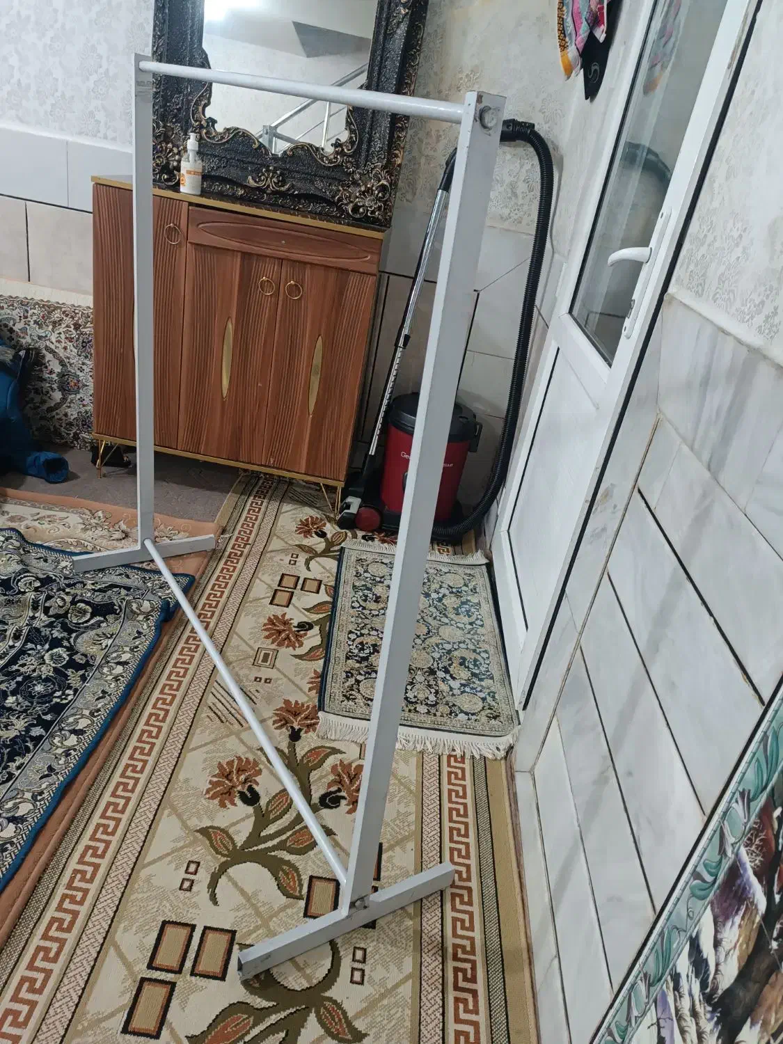 فروش یک عدد رخت آویز|بندرخت و رخت‌آویز|الیگودرز, |دیوار