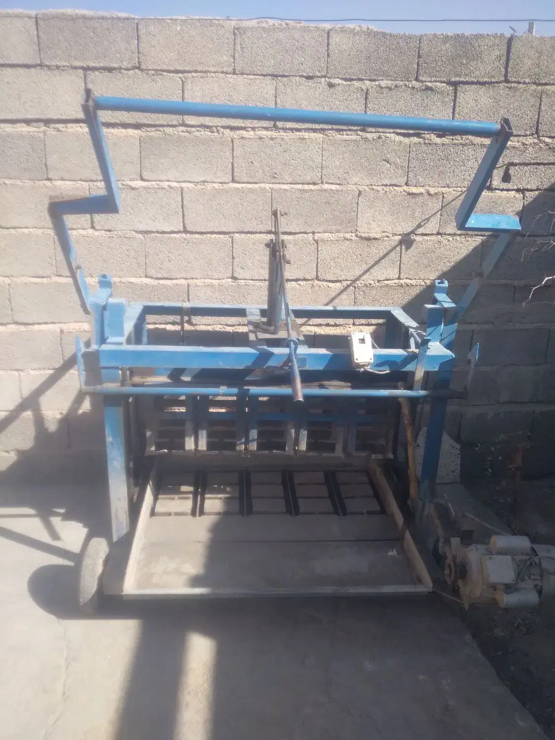 دستگاه بلوکه زنی ۵قالبه|ماشینآلات صنعتی|بیرجند, |دیوار