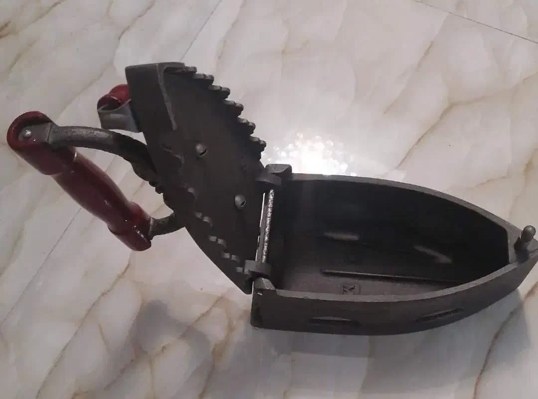 اتوی عتیقه|کلکسیون اشیاء عتیقه|تهران, خواجه نظام الملک|دیوار