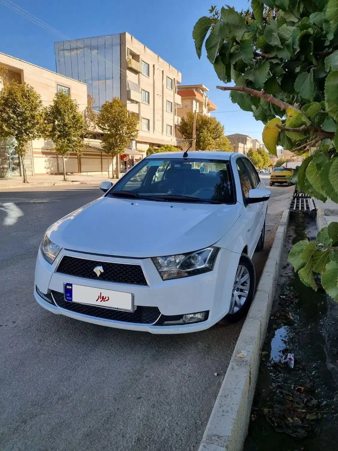 دنا معمولی تیپ ۲ بدون رنگ کارکرد پایین|خودرو سواری و وانت|بروجرد, |دیوار