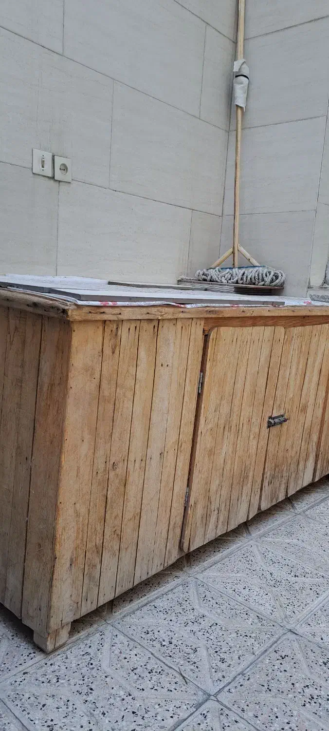 تخت وکمد چوبی بزرگ|تخت و صندلی بچه|مشهد, کوشش|دیوار