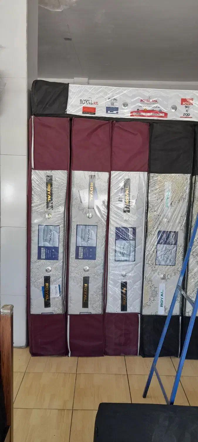 نیرو خانم جهت فروشندگی و کارگاه ام دی اف|استخدام بازاریابی و فروش|فولادشهر, A6|دیوار