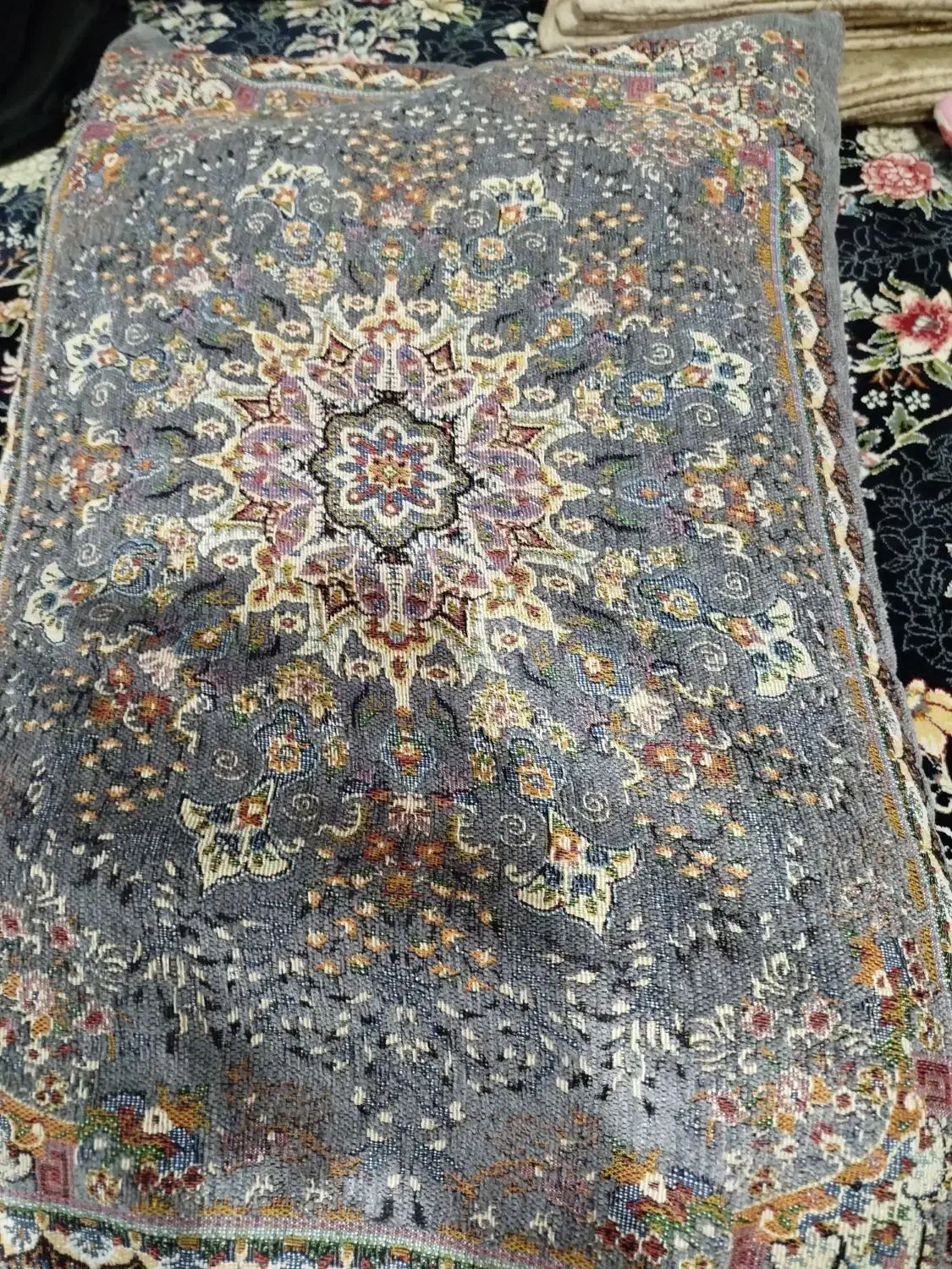 روبالشتی رنگ توسی|رختخواب، بالش، پتو|کنگاور, |دیوار