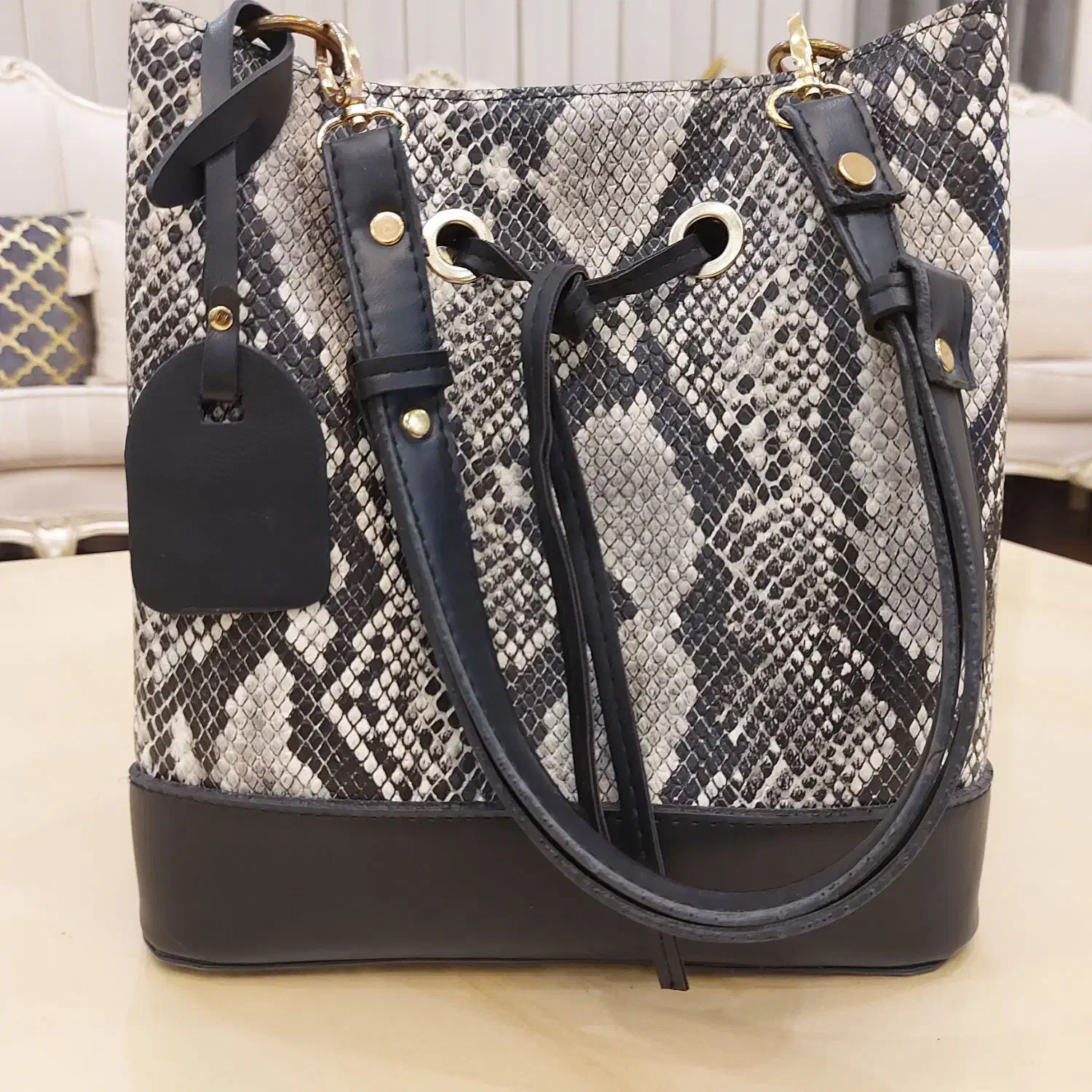 کیفها کاملا نو و سالم |کیف، کفش، کمربند|تهران, سازمان برنامه شمالی|دیوار