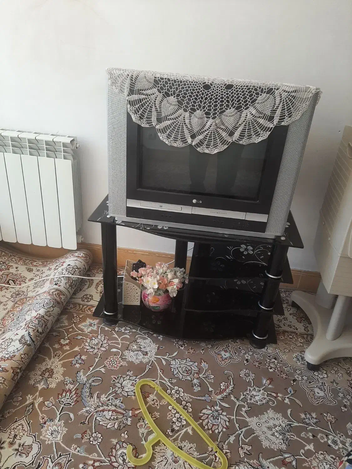 تلوزیون ۲۱ اینج ال جی همراه ویدئو و سی دی خور|تلویزیون و پروژکتور|ایلام, |دیوار