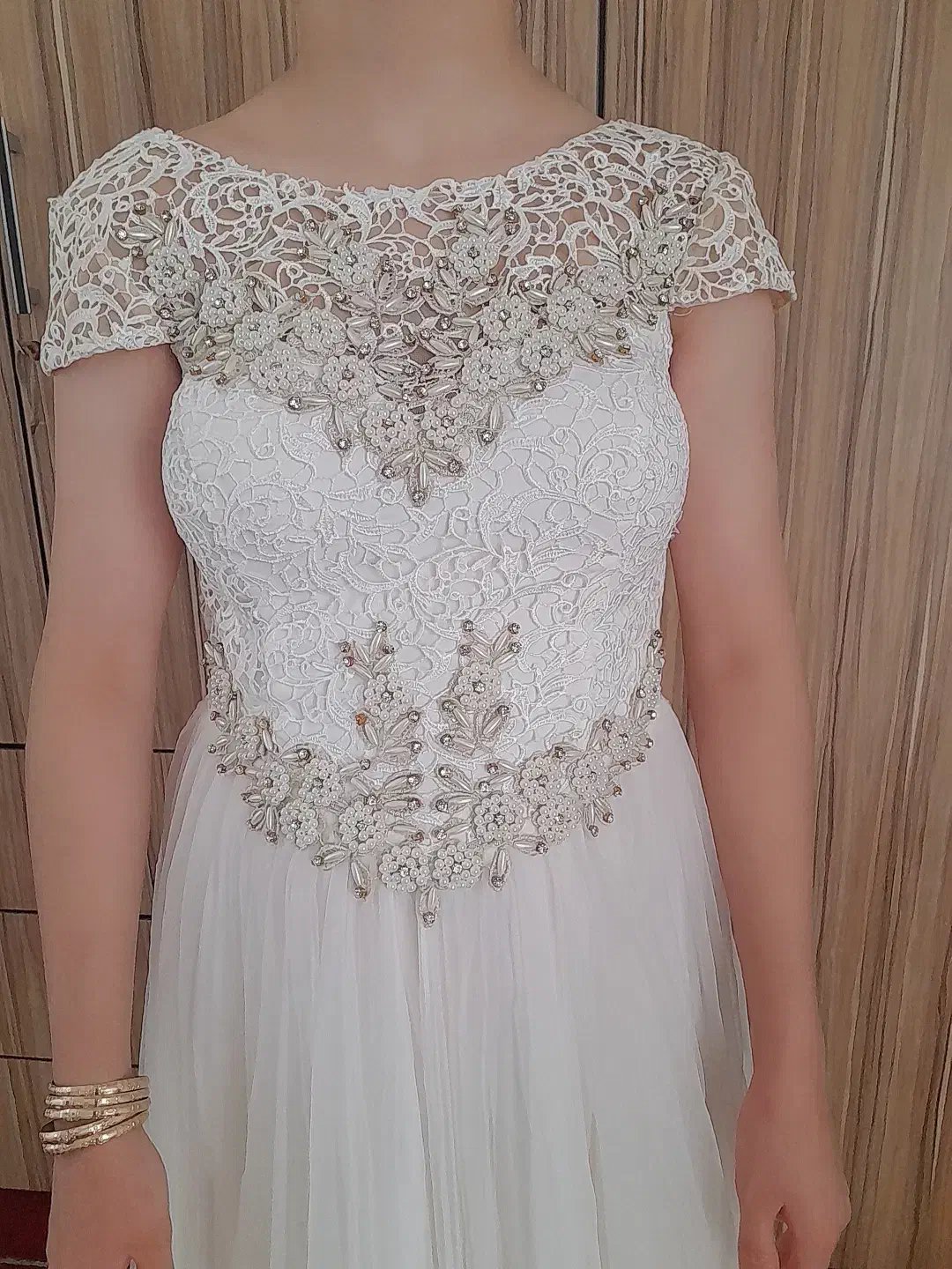 لباس و کفش ست هستن|لباس|اقبالیه, |دیوار