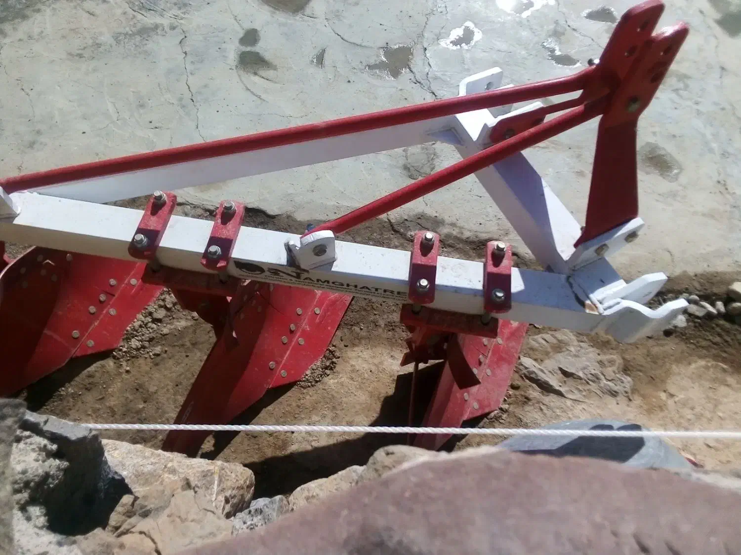 سلام گاو آهن نو|ماشین‌آلات صنعتی|کلیائی, |دیوار