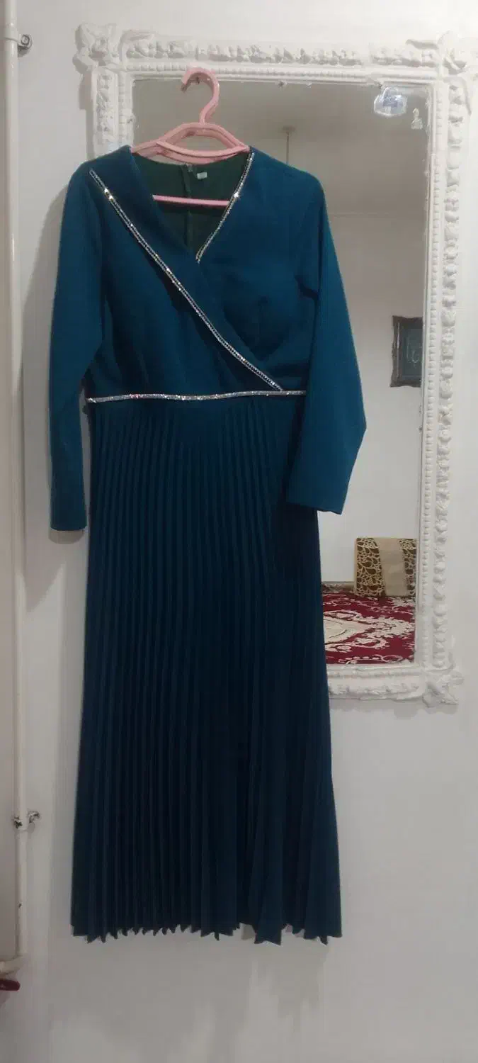 لباس مجلسی نو|لباس|ایوان, |دیوار