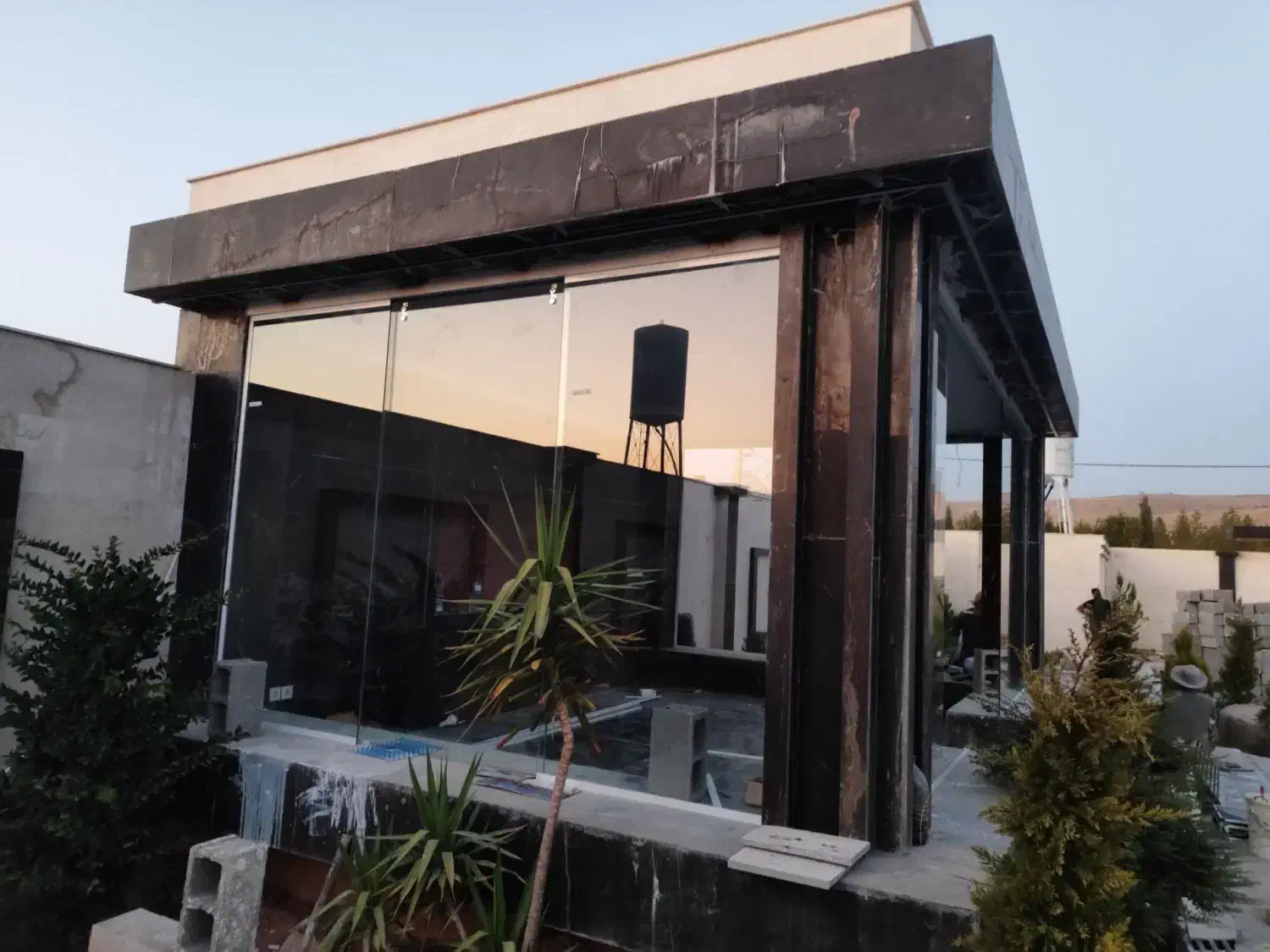 درب پنجره دوجداره،نرده استیل،شیشه سکوریت|خدمات پیشه و مهارت|شیراز, زرهی|دیوار