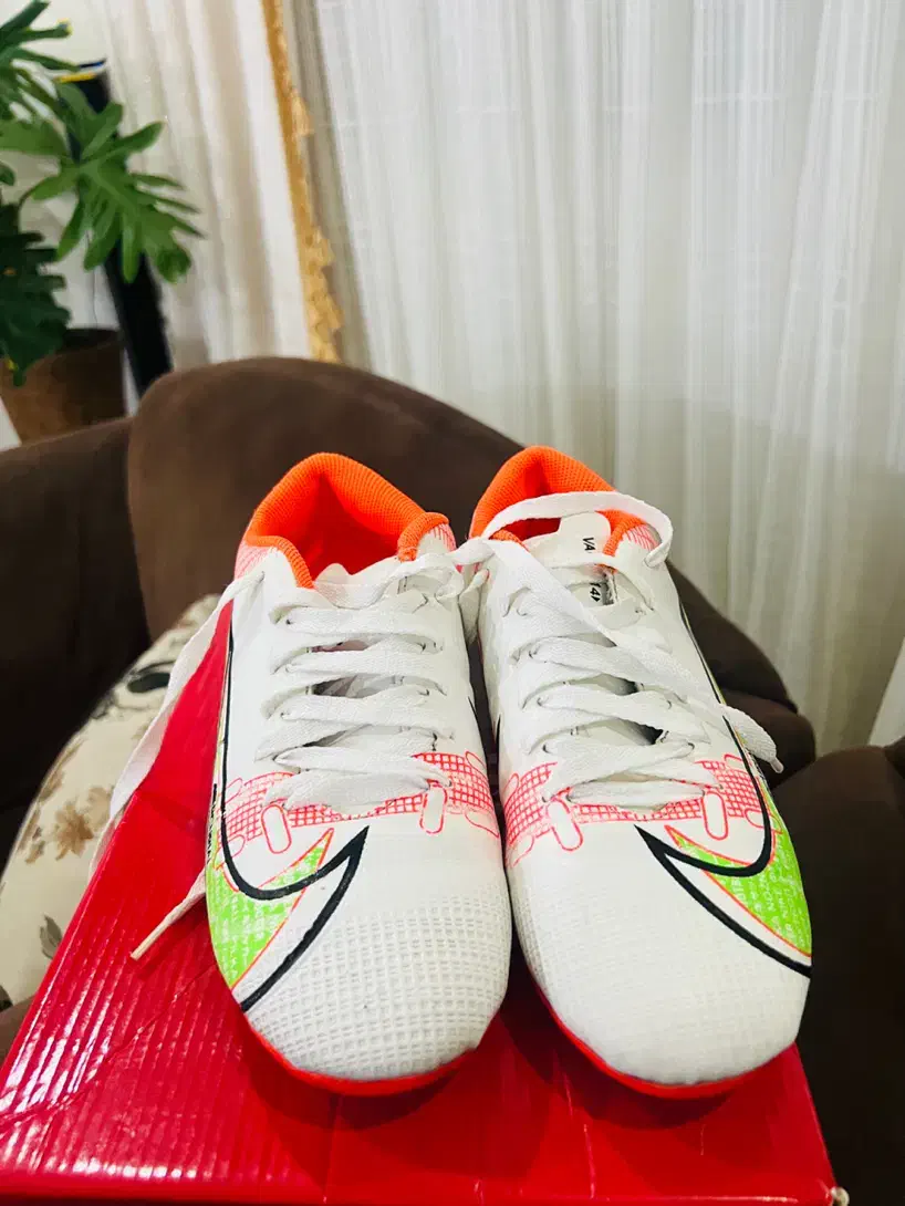 کتونی استوک مناسب چمن|کیف، کفش، کمربند|شهریار, شهرک شاهد|دیوار