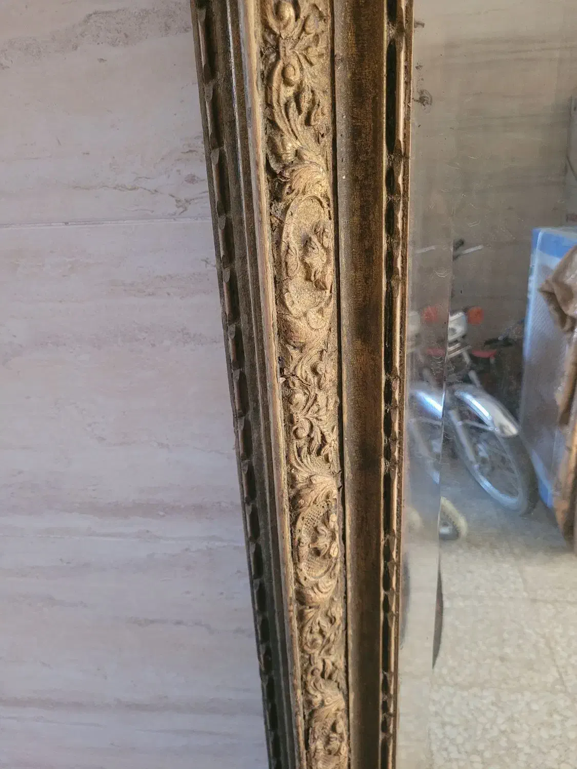 آینه قدیمی|آینه|اصفهان, اشکاوند|دیوار