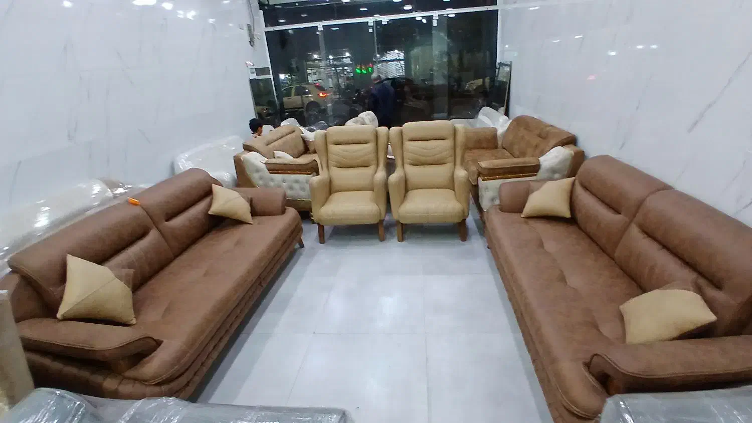 مبل چرم راحتی|مبلمان خانگی و میز عسلی|سبزوار, جوادیه شرقی|دیوار