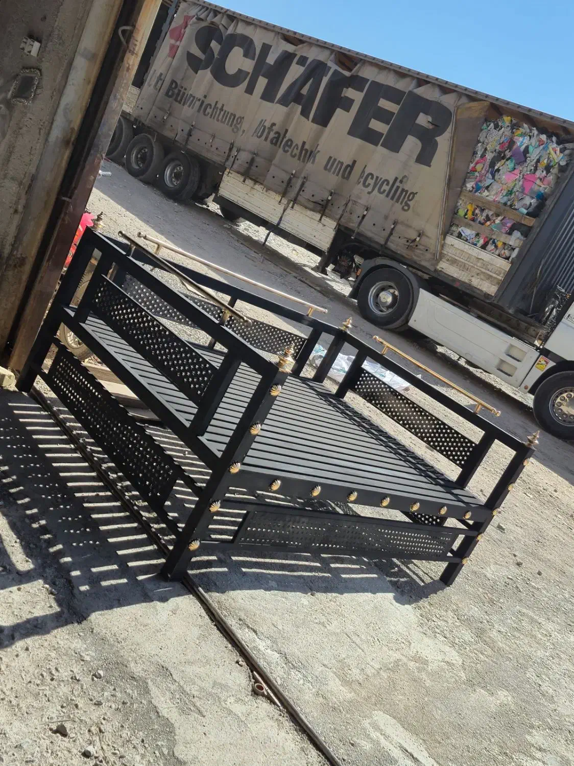 تخت سنتی صنعتی تمام فلز|صندلی و نیمکت|زنجان, |دیوار