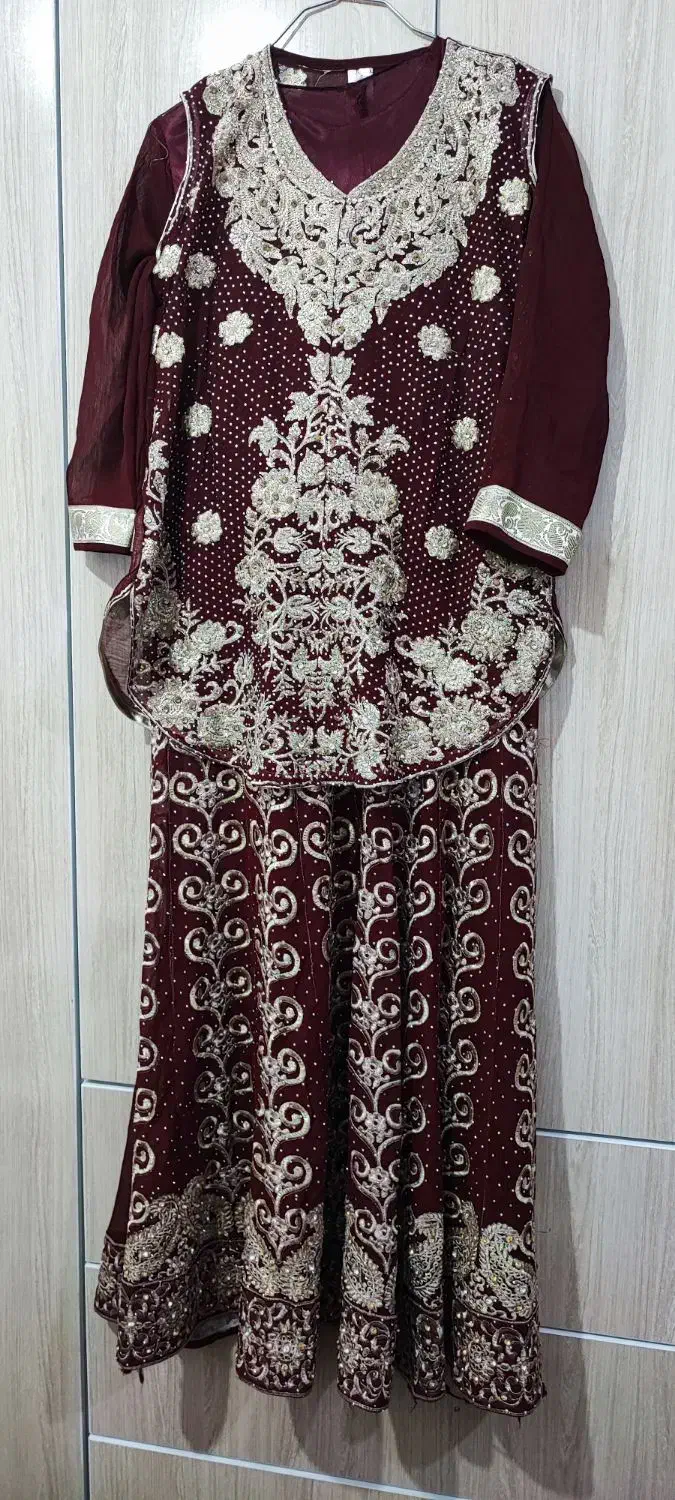 لباس مجلسی هندی|لباس|نی‌ریز, |دیوار